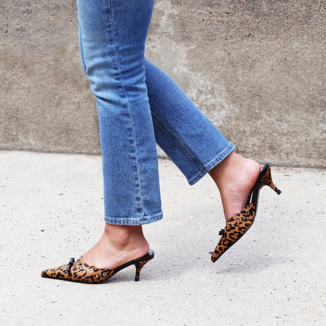 Gratis Leopard Heel Mule – Footnotes