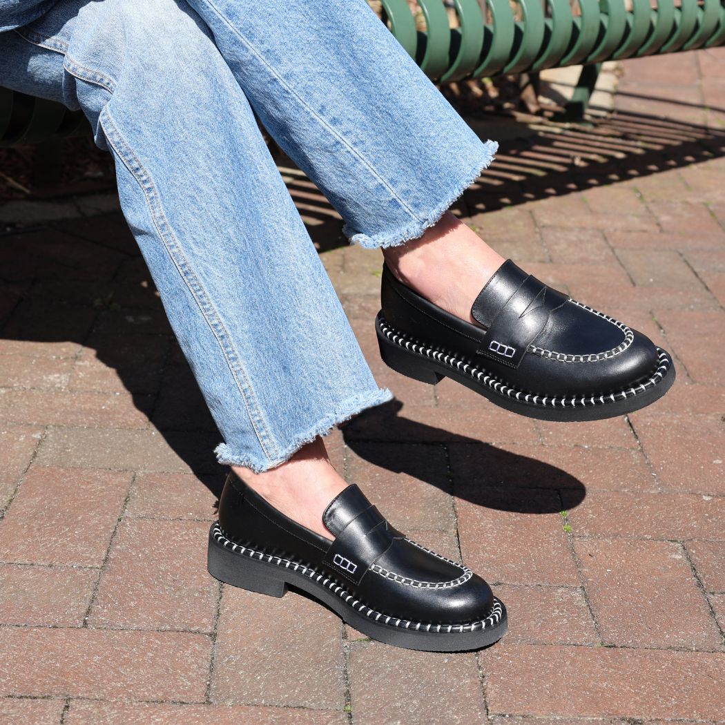 Potter Leather White Stitch Loafer – Footnotes