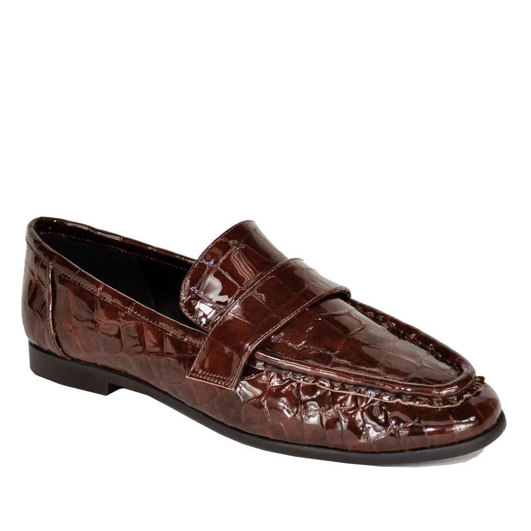 Arrow-Croco Croco Patent Closed Flat