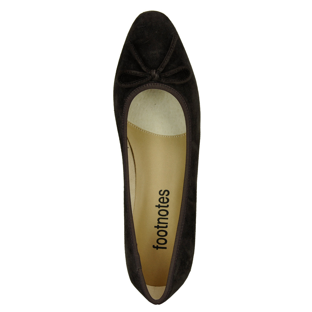 Aleka Suede Heel Pump – Footnotes