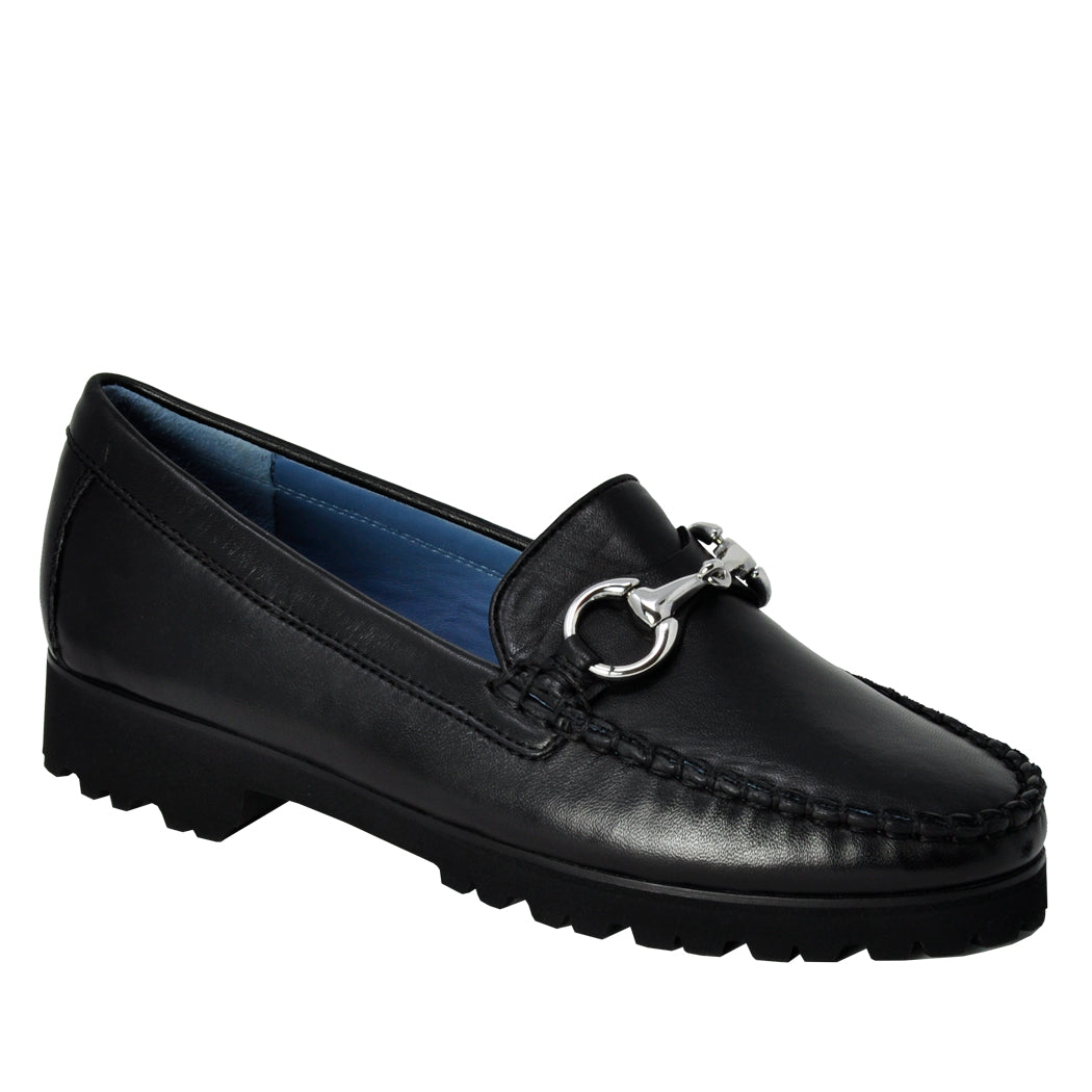 Soho Leather Lug Closed Flat – Footnotes